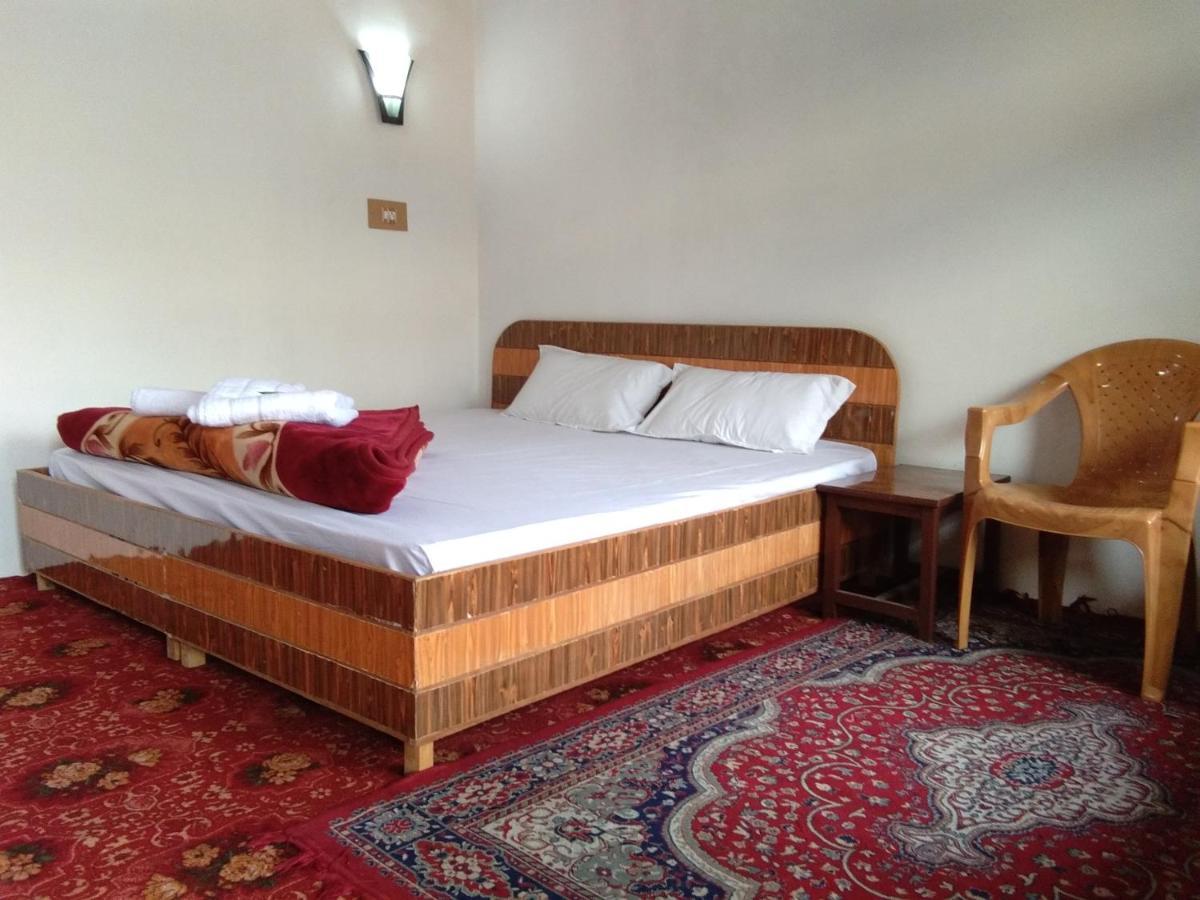 Howrah Guest House Srīnagar Eksteriør bilde