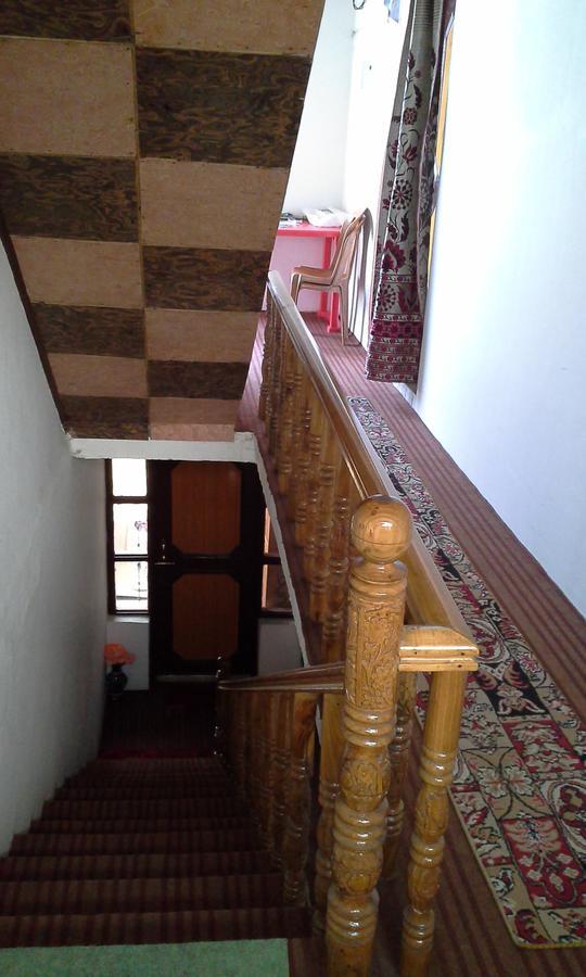 Howrah Guest House Srīnagar Eksteriør bilde
