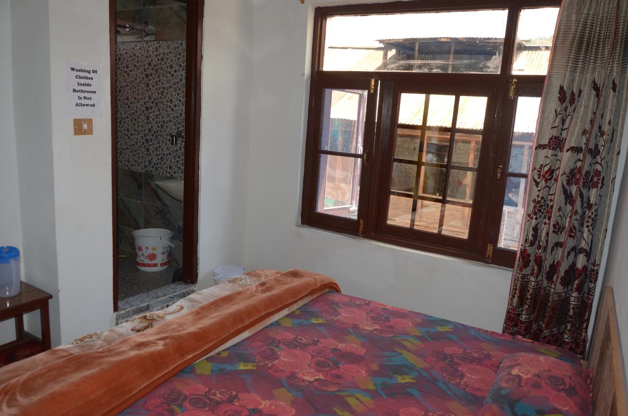 Howrah Guest House Srīnagar Eksteriør bilde
