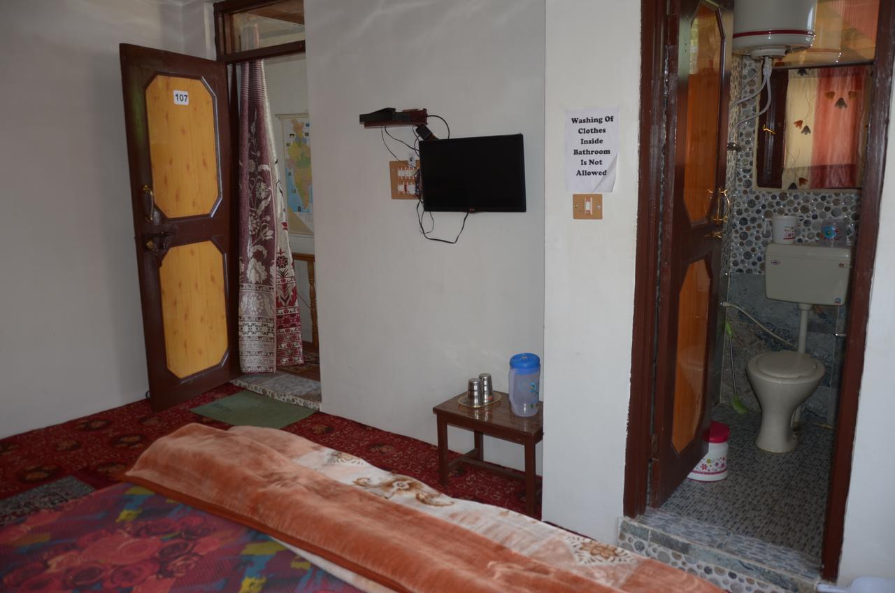 Howrah Guest House Srīnagar Eksteriør bilde