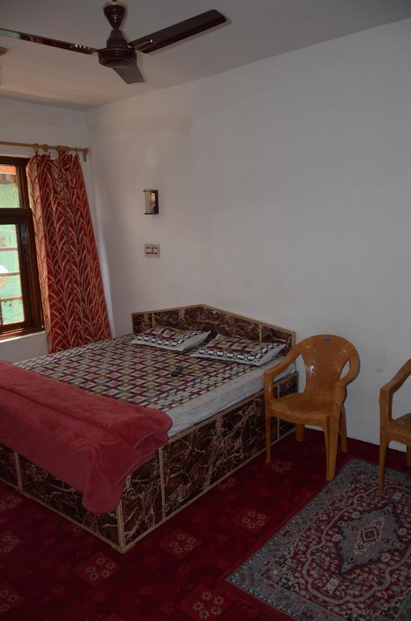 Howrah Guest House Srīnagar Eksteriør bilde