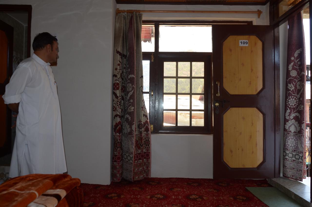 Howrah Guest House Srīnagar Eksteriør bilde