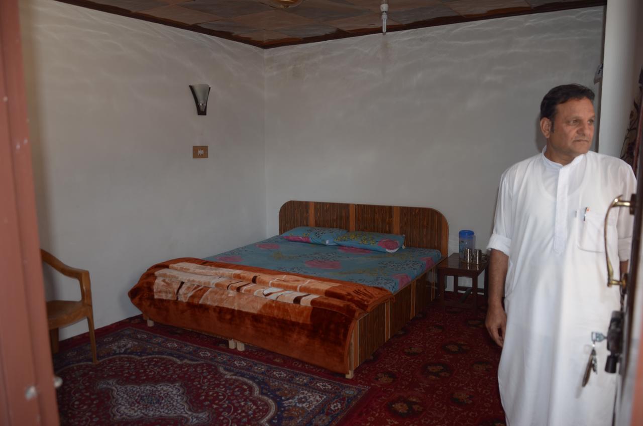 Howrah Guest House Srīnagar Eksteriør bilde