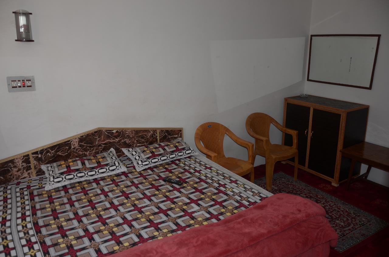 Howrah Guest House Srīnagar Eksteriør bilde