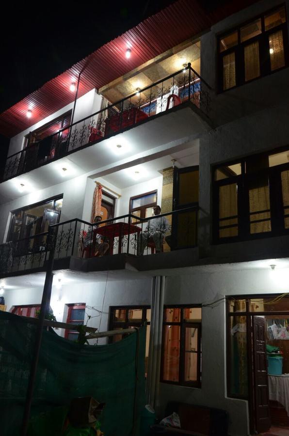 Howrah Guest House Srīnagar Eksteriør bilde