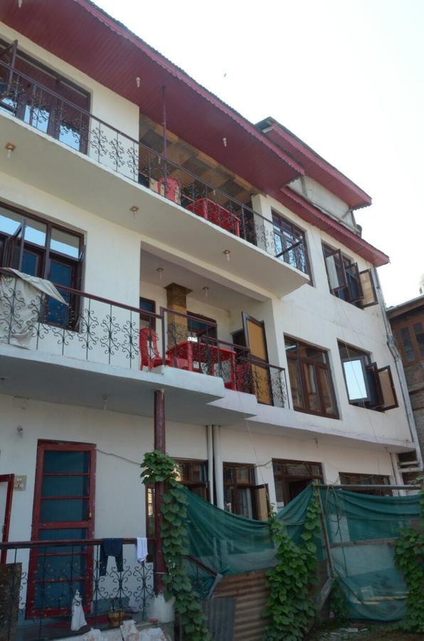 Howrah Guest House Srīnagar Eksteriør bilde